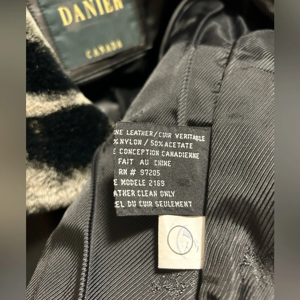 Leather jacket with faux Chinchilla trim - Picture 7 of 9